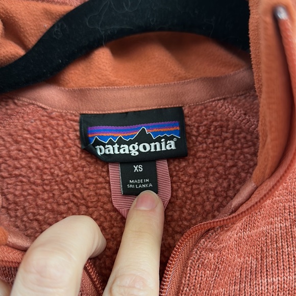 SOLD Patagonia Women's Better Sweater® Fleece Jacket in CEP Celebrity Pink - Picture 6 of 14